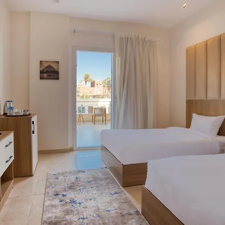 Mazar Pyramids Hotel Kafret el-Gabal Exterior photo