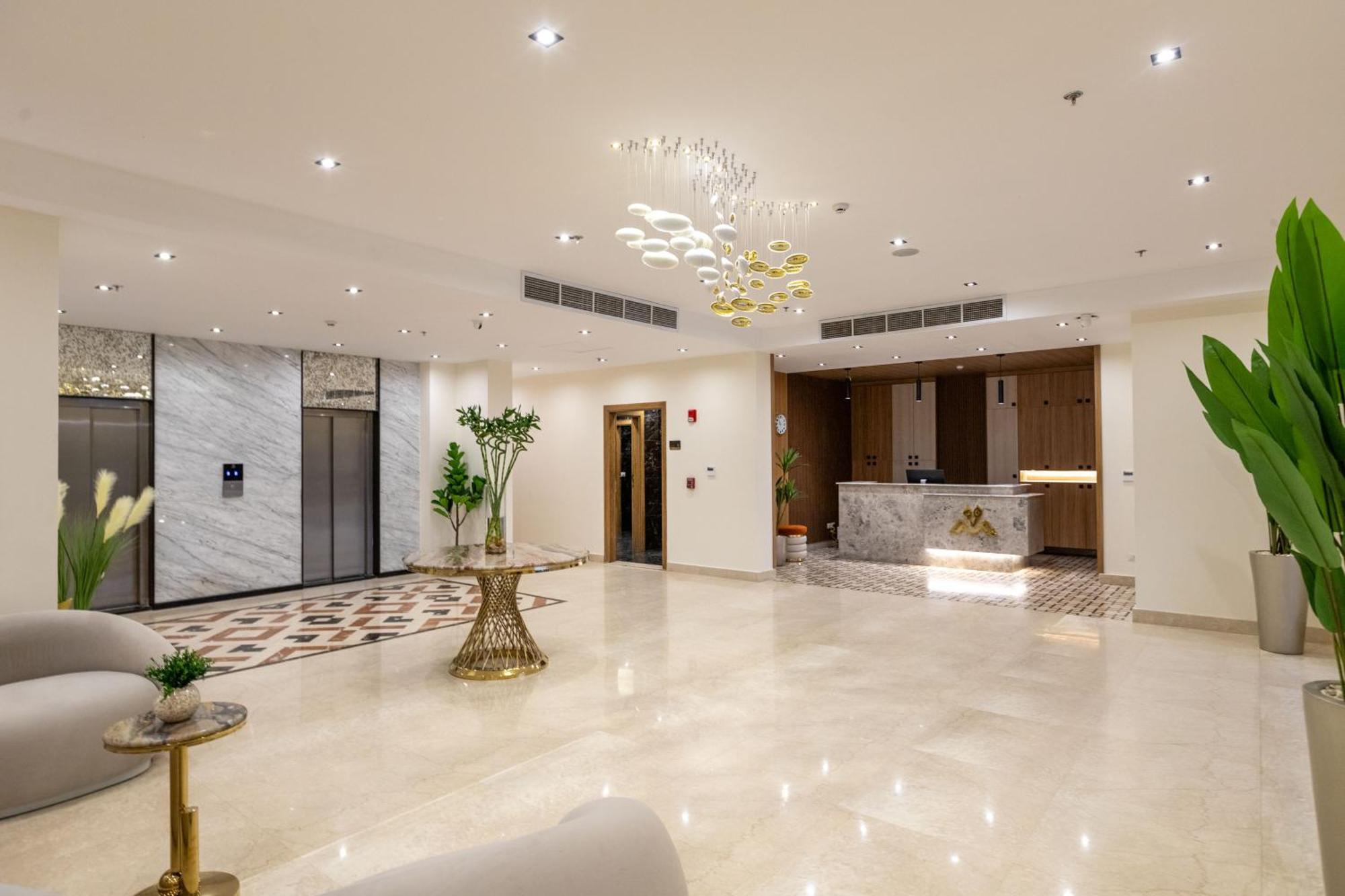 Mazar Pyramids Szálloda 4*