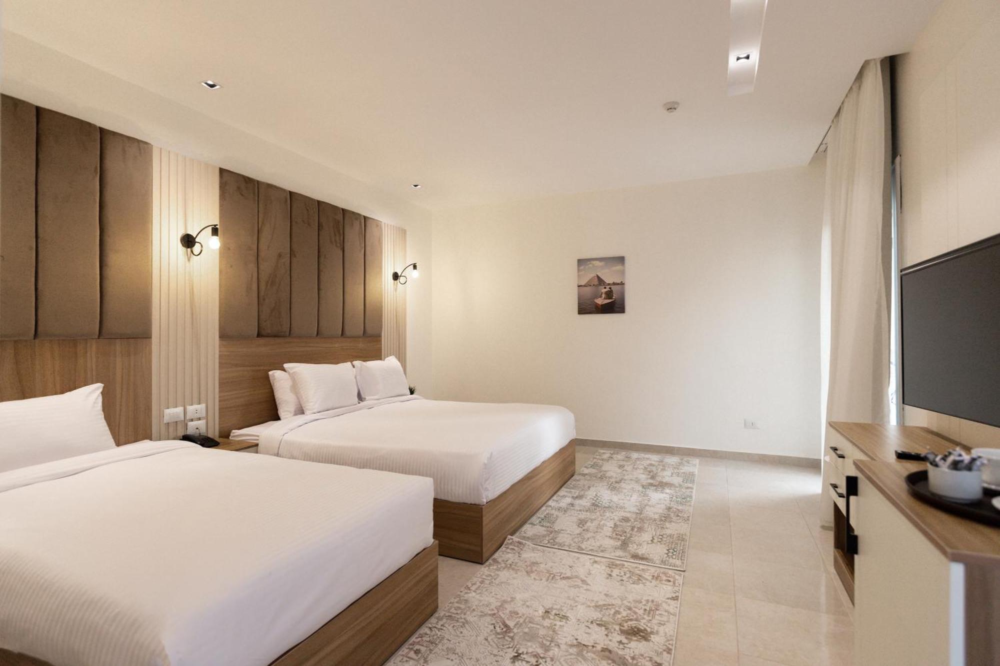Mazar Pyramids Szálloda 4*